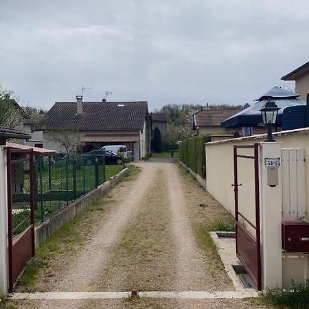 Au Gres Du Vent Leilighet Ruy-Montceau Eksteriør bilde