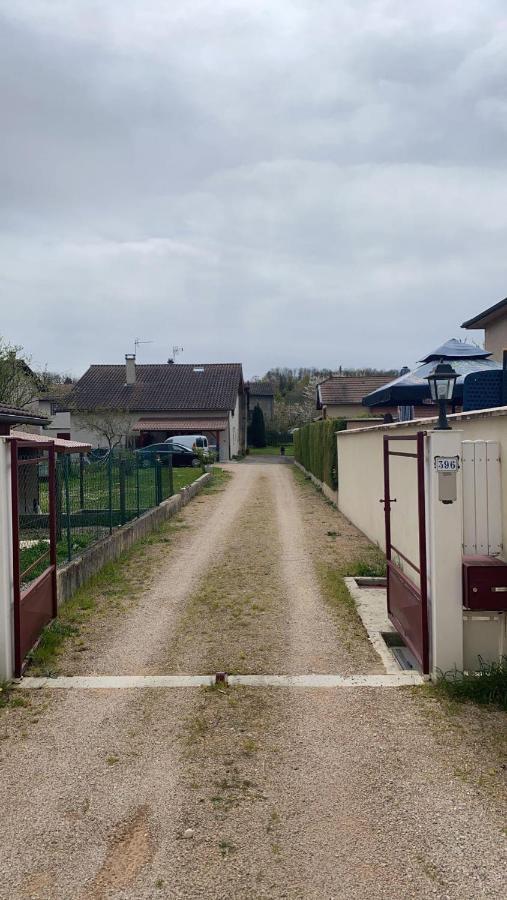 Au Gres Du Vent Leilighet Ruy-Montceau Eksteriør bilde